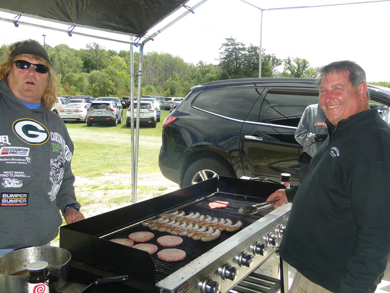 /pictures/CornRoast2024/DSC07633.jpg