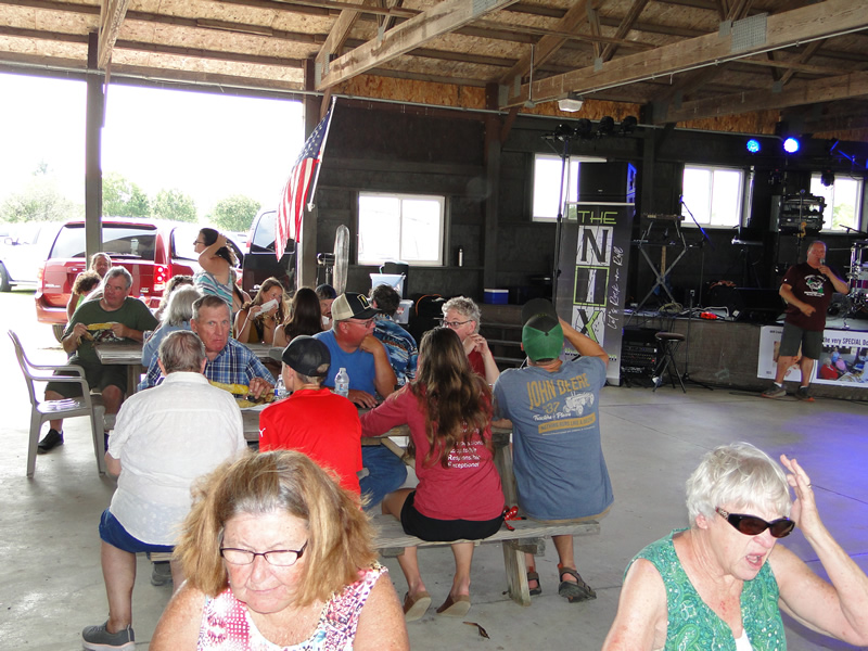 /pictures/CornRoast2025/DSC07895.jpg