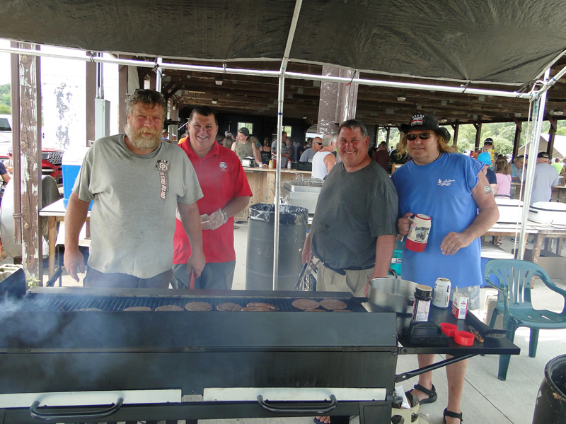 /pictures/CornRoast2025/DSC07902.jpg
