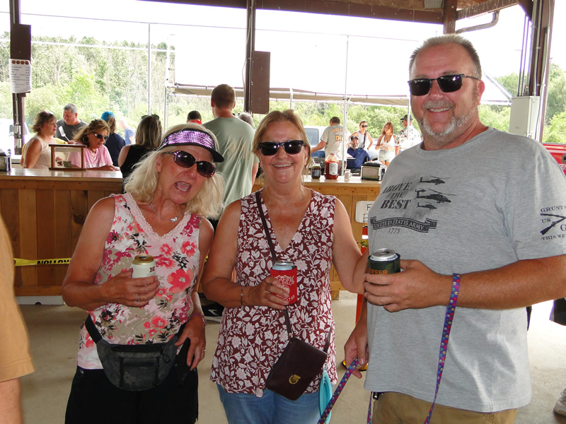 /pictures/CornRoast2025/DSC07914.jpg