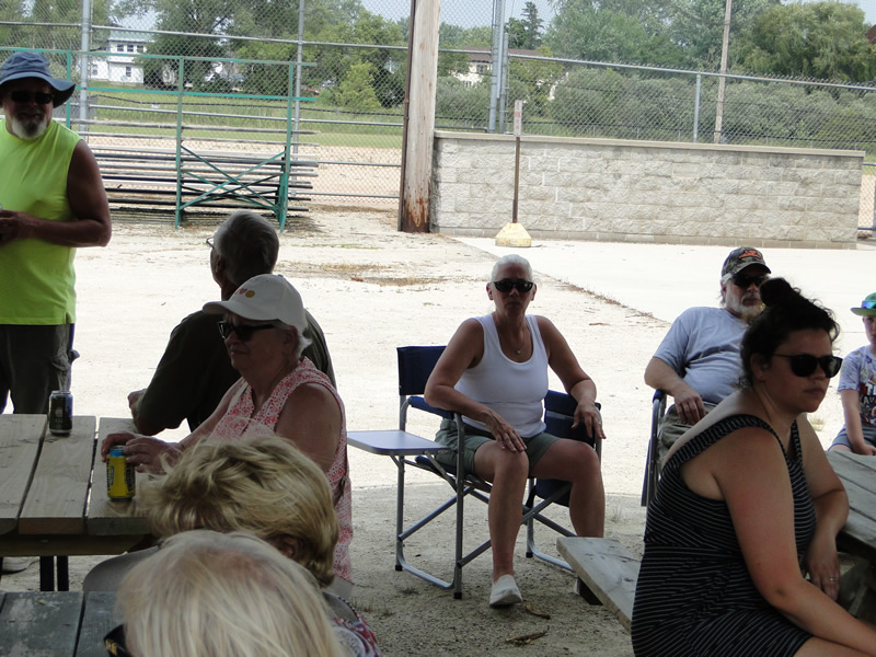 /pictures/CornRoast2025/DSC07943.jpg