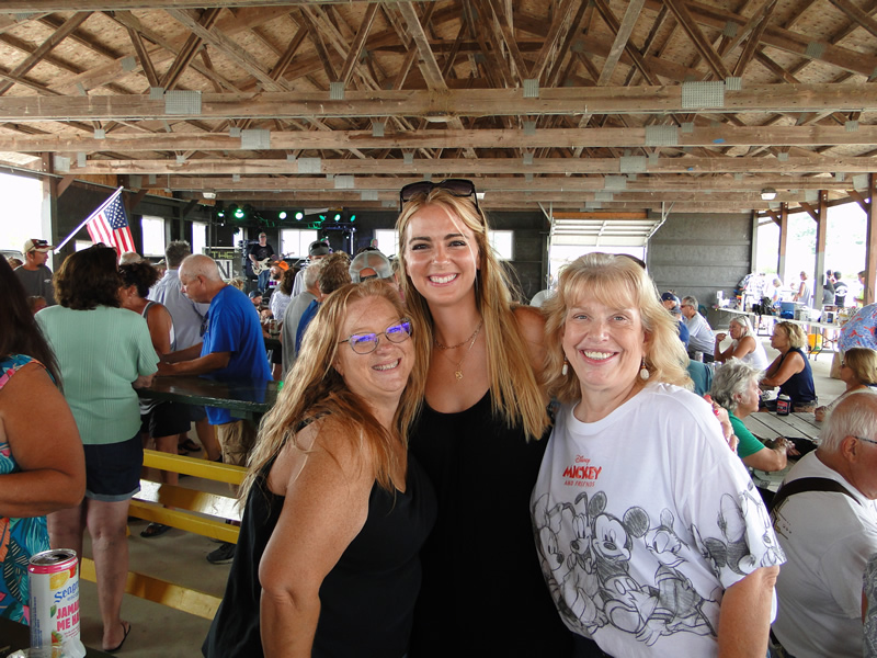 /pictures/CornRoast2025/DSC07957.jpg