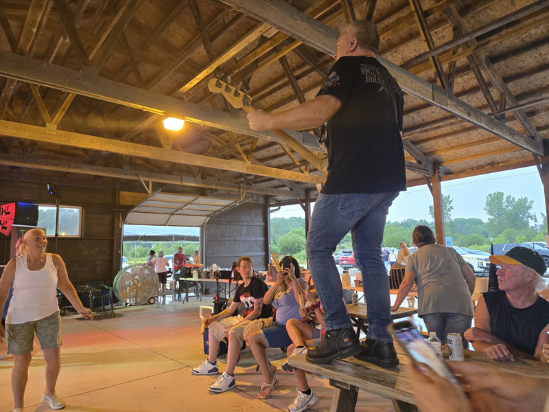 /pictures/CornRoast2025/DSC07959a.jpg
