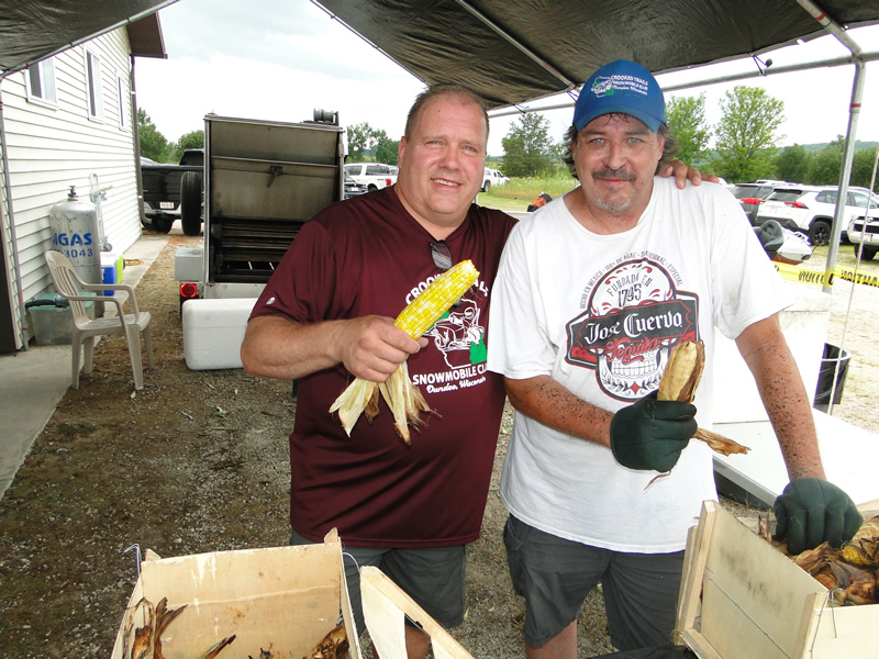 /pictures/CornRoast2025/DSC07961.jpg