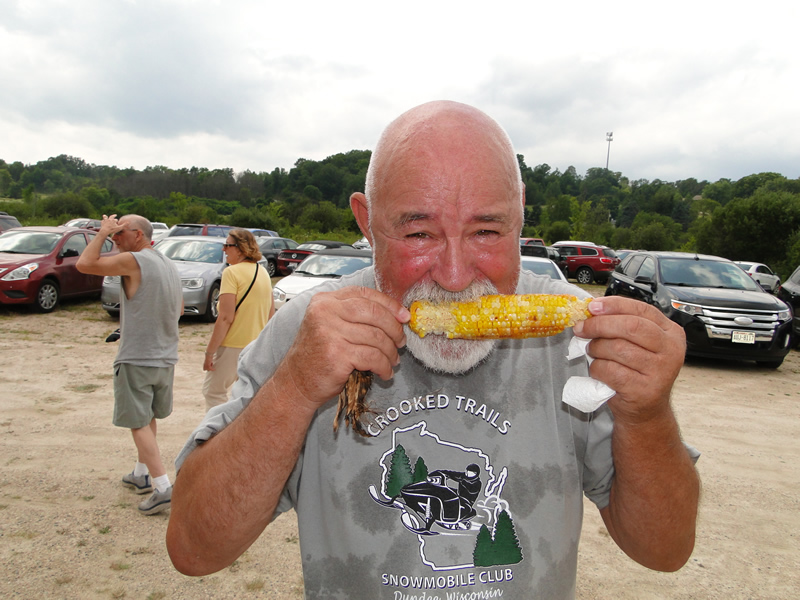 /pictures/CornRoast2025/DSC07962.jpg
