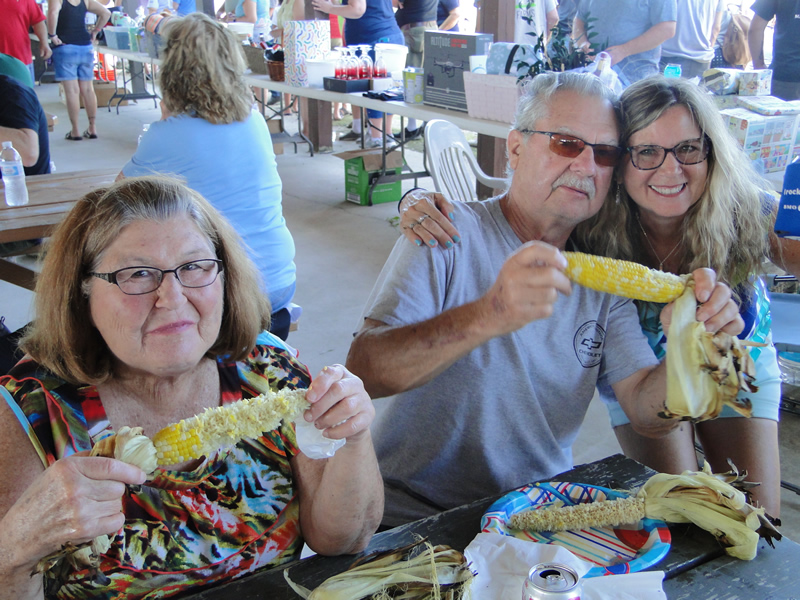/pictures/CornRoast2026/DSC08116.jpg