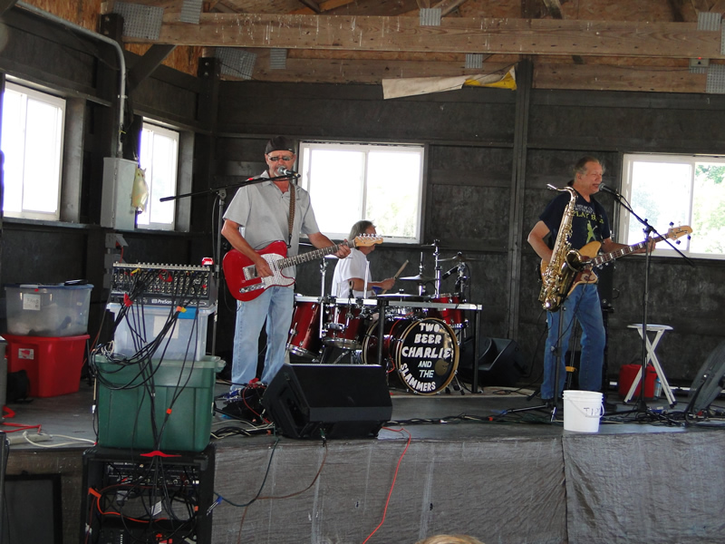 /pictures/CornRoast2026/DSC08118.jpg