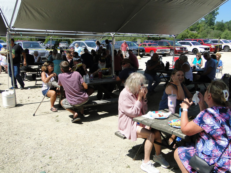 /pictures/CornRoast2026/DSC08130.jpg