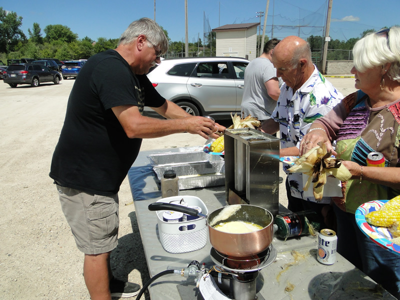 /pictures/CornRoast2026/DSC08135.jpg