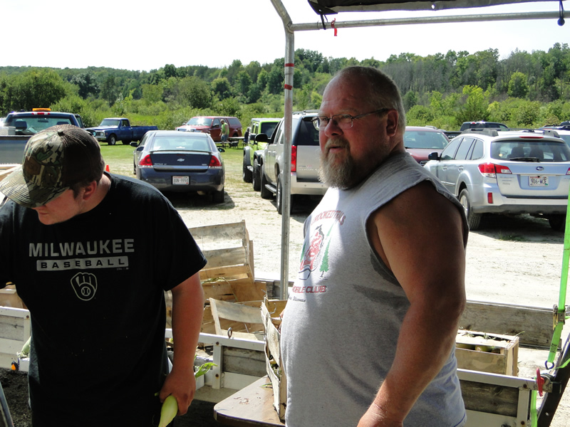 /pictures/CornRoast2026/DSC08150.jpg