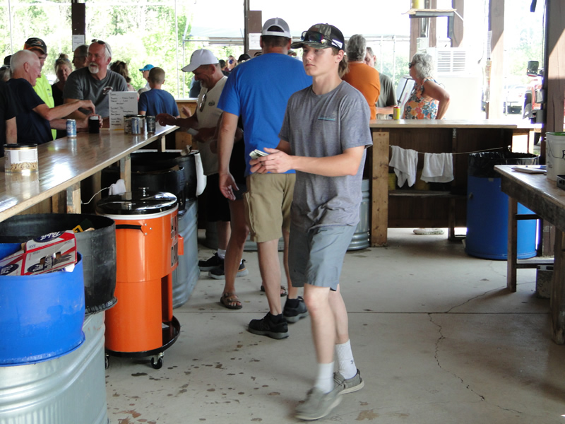 /pictures/CornRoast2026/DSC08156.jpg