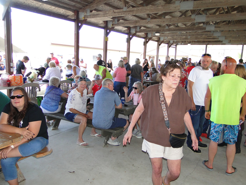/pictures/CornRoast2026/DSC08159.jpg