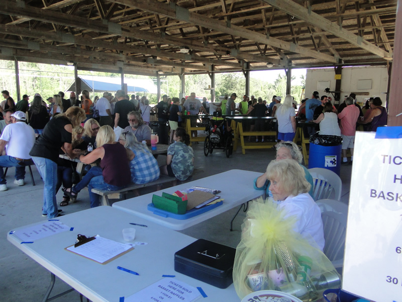 /pictures/CornRoast2026/DSC08176.jpg